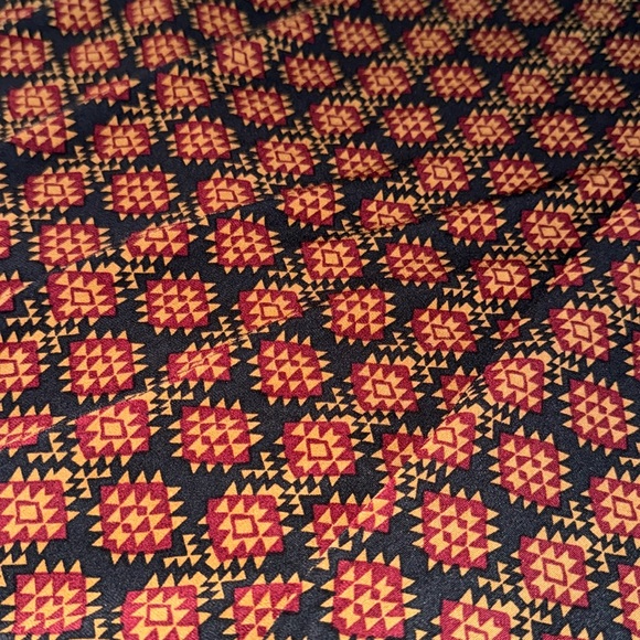 🍁 Lularoe “MAXI” skirt gold & burgandy on Black background - Picture 5 of 7